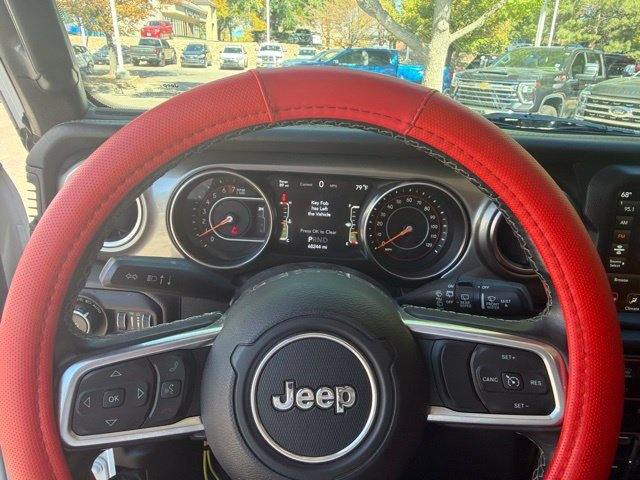 Used 2020 Jeep Wrangler Unlimited Sahara w/ Uconnect 4C Nav & Sound Group AWD/4WD image 16