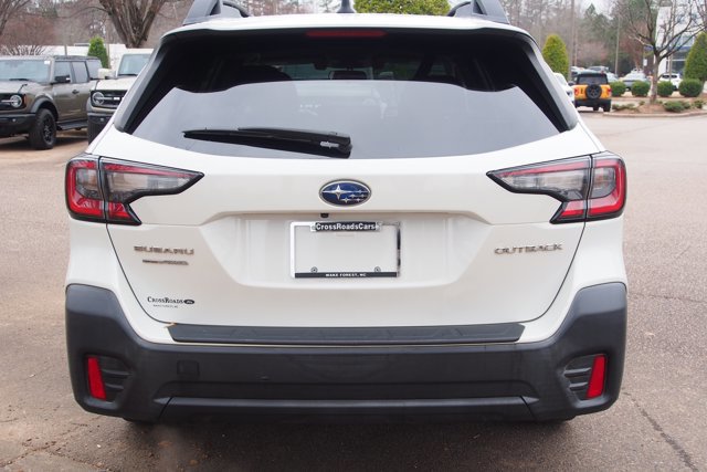 Used 2020 Subaru Outback Premium image 3