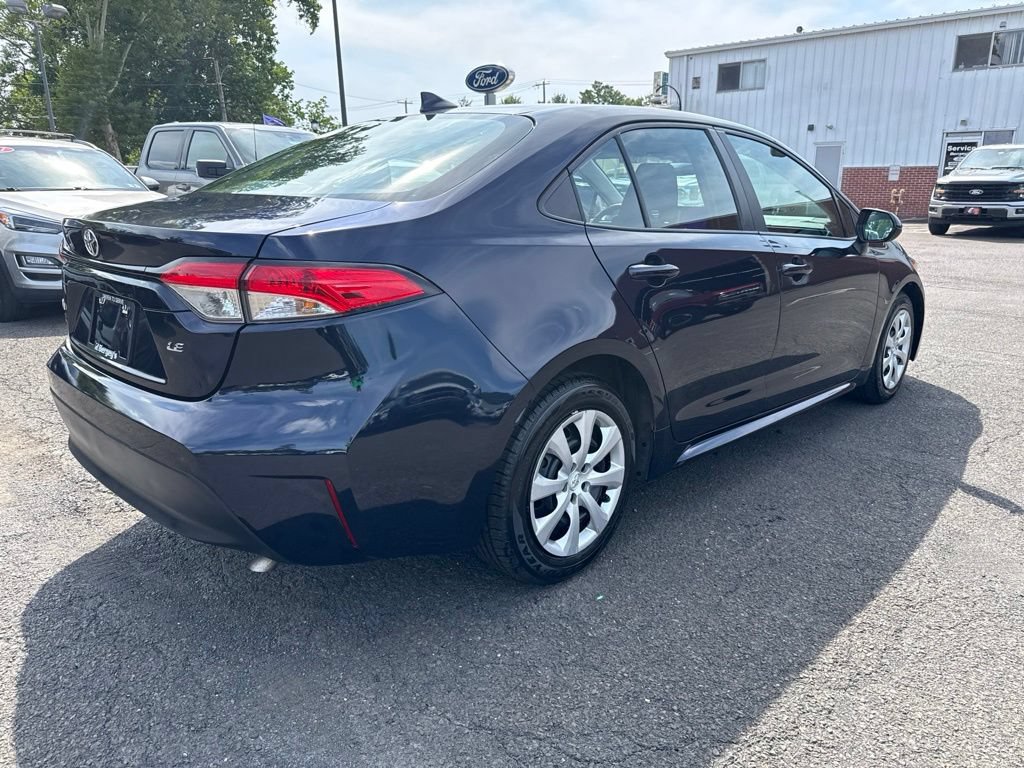 Used 2024 Toyota Corolla LE FWD image 4