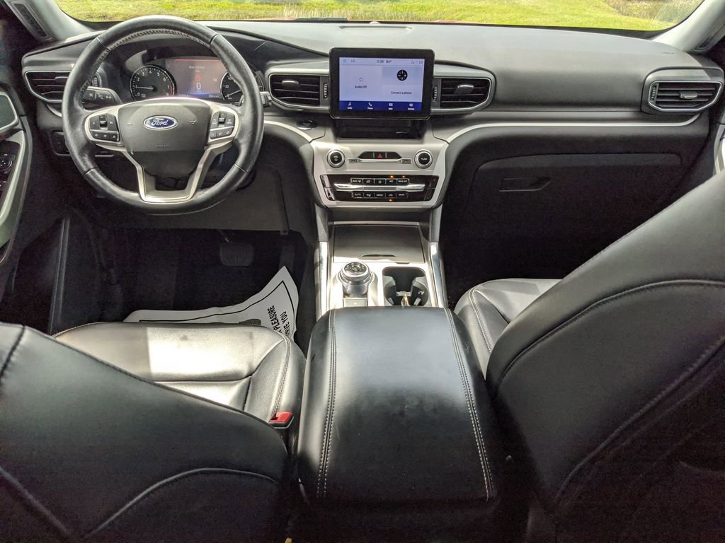 Certified 2022 Ford Explorer XLT w/ Equipment Group 202A image 13