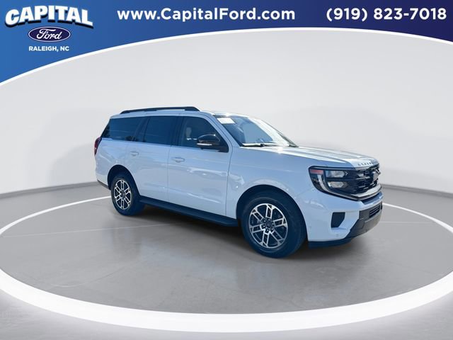 Certified 2025 Ford Expedition Active image 2
