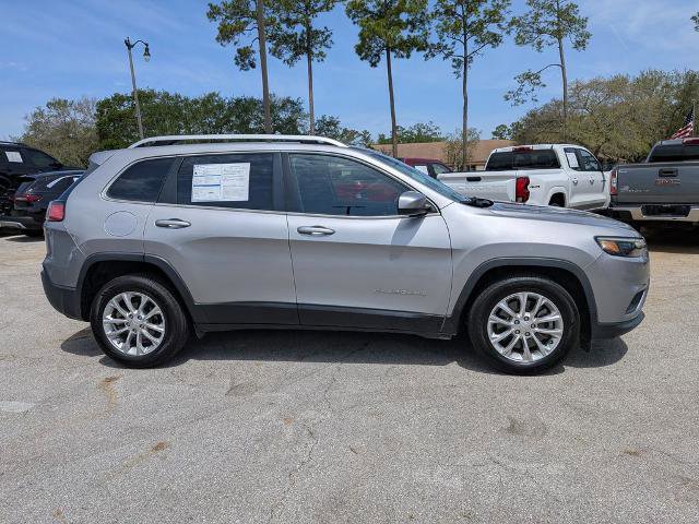 Used 2019 Jeep Cherokee Latitude w/ Popular Appearance Group FWD image 2