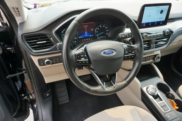 Certified 2021 Ford Escape SE w/ SE Sport Appearance Package FWD image 11