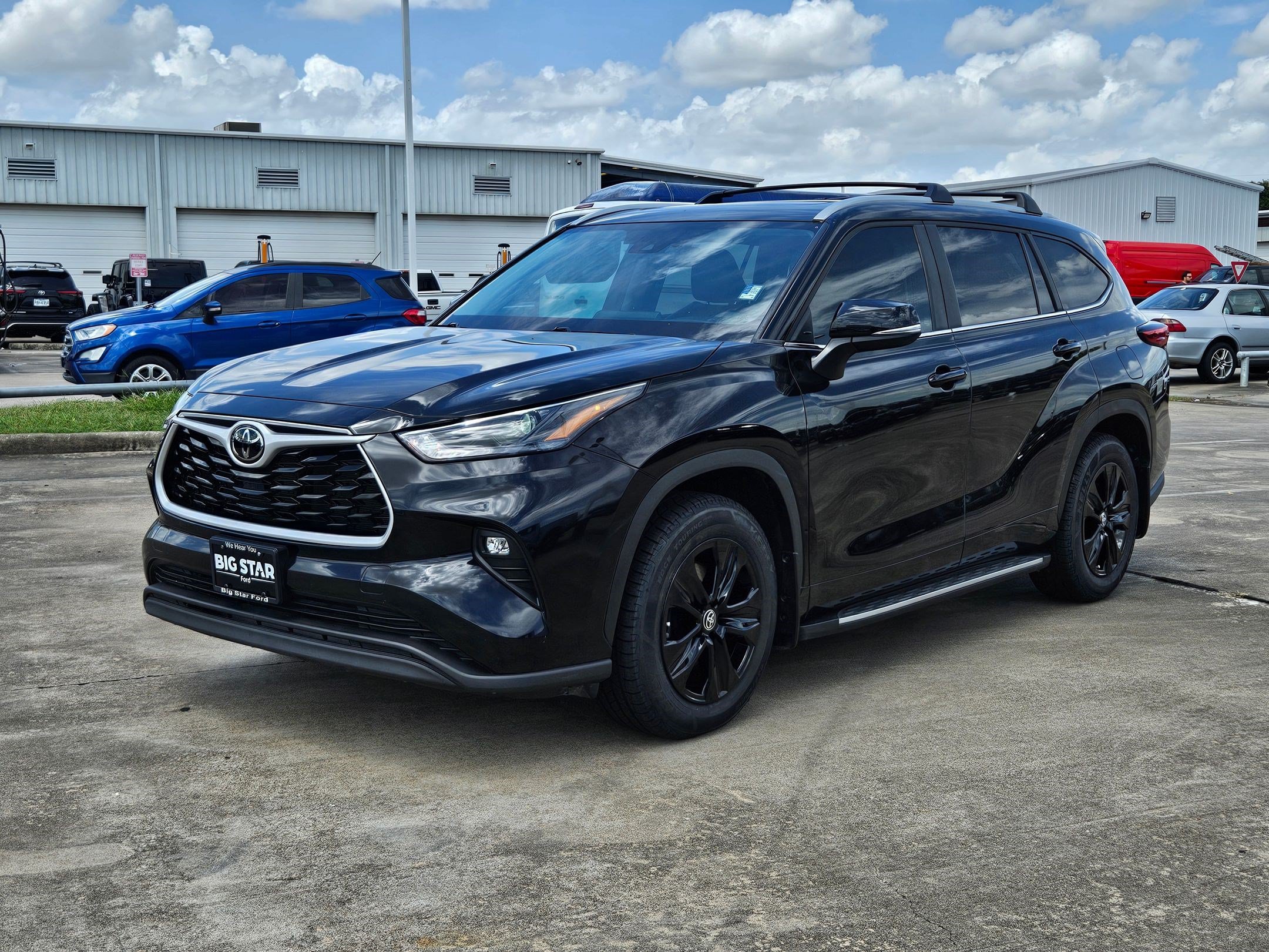 Used 2023 Toyota Highlander XLE FWD image 10