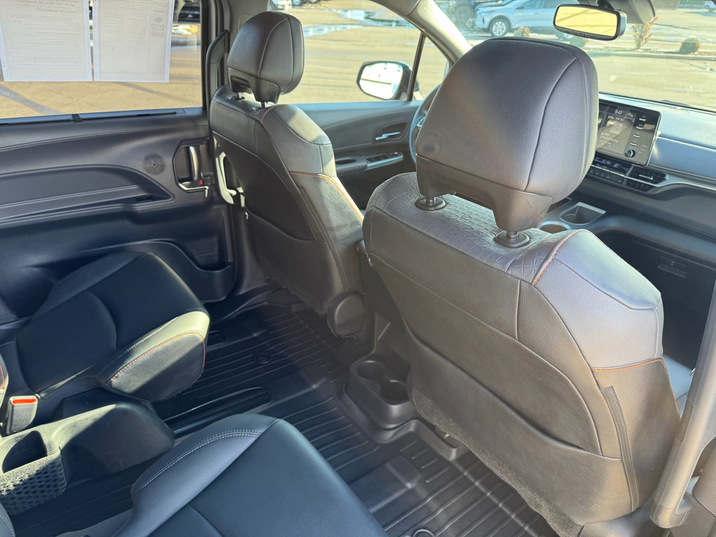 Used 2021 Toyota Sienna XSE image 19
