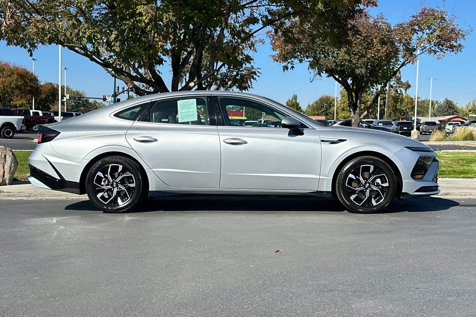 Used 2025 Hyundai Sonata SEL FWD image 8