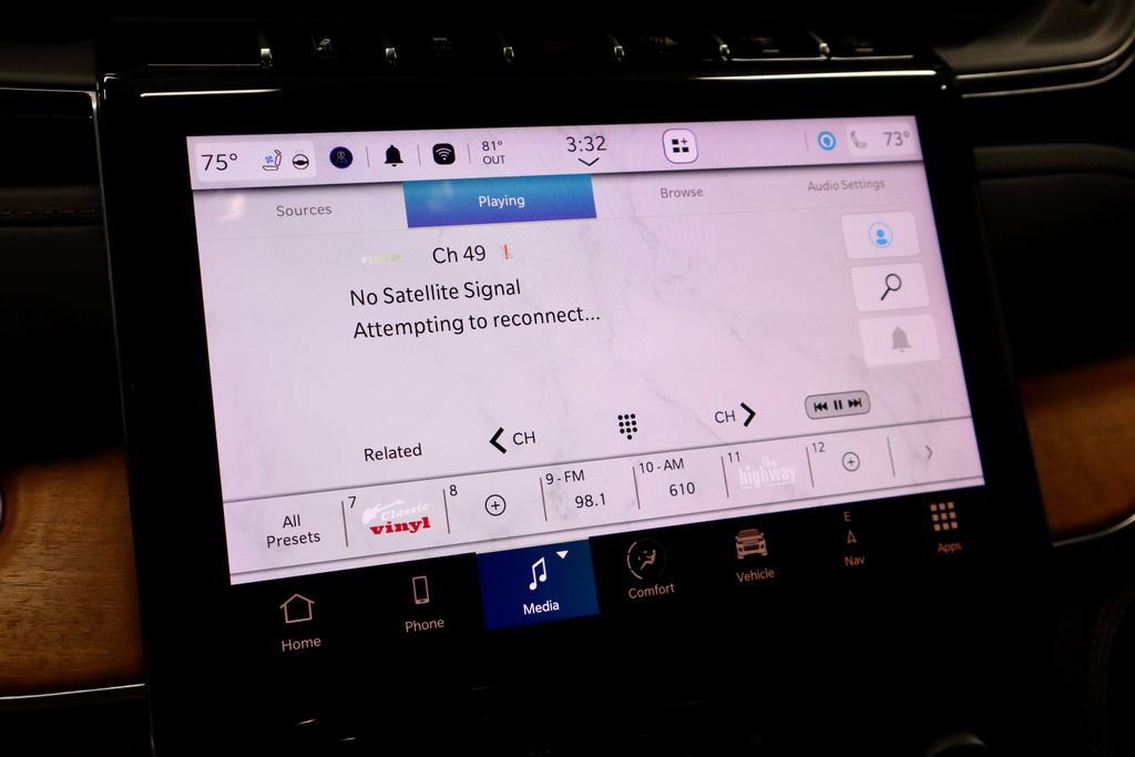 Used 2022 Jeep Grand Cherokee Summit AWD/4WD image 4