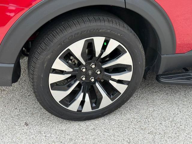Certified 2026 Ford Explorer Platinum w/ LUX Leather Package AWD/4WD image 8