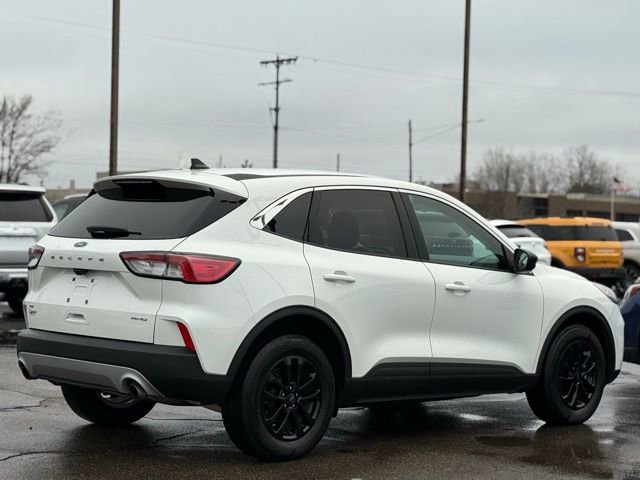 Certified 2022 Ford Escape SE w/ Cold Weather Package image 38