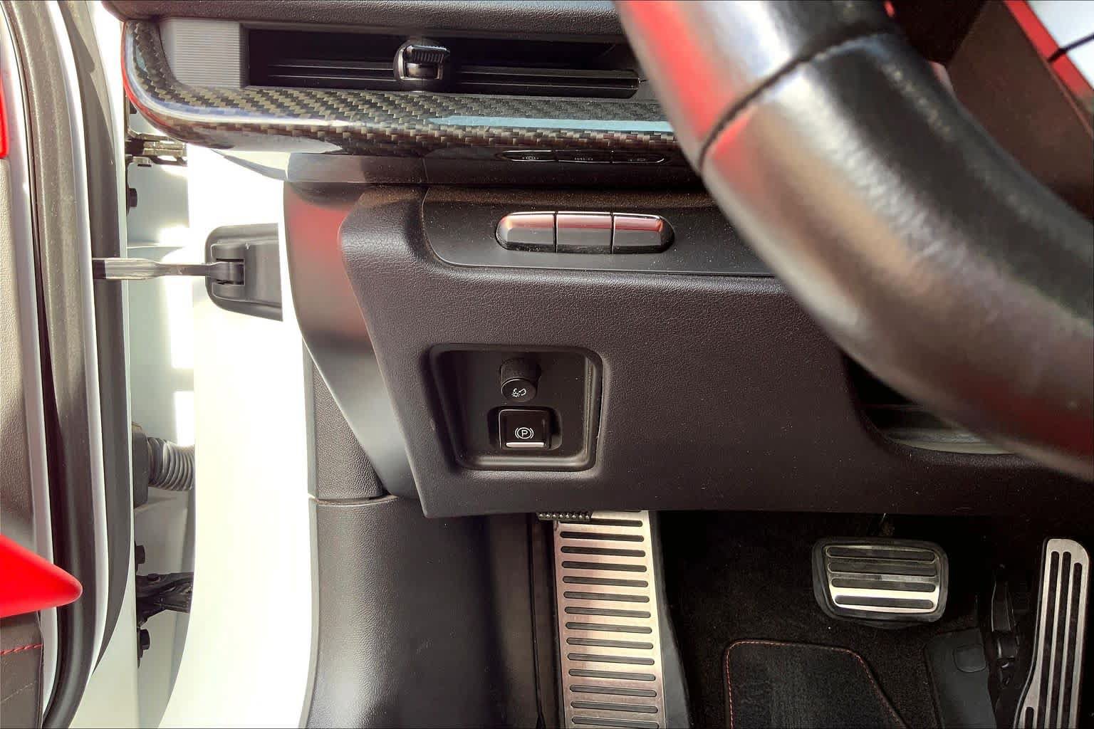 Used 2022 Chevrolet Corvette Stingray Preferred Conv w/ Z51 Performance Package RWD image 36