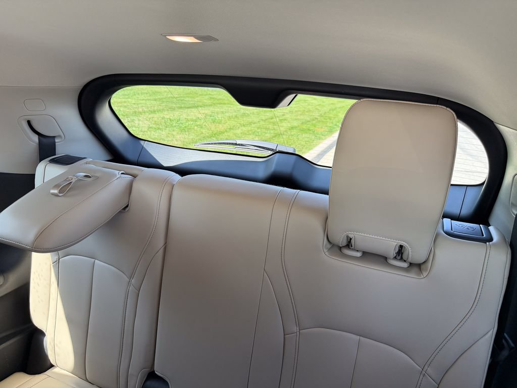 Used 2023 INFINITI QX60 Sensory w/ Vision Package AWD/4WD image 14