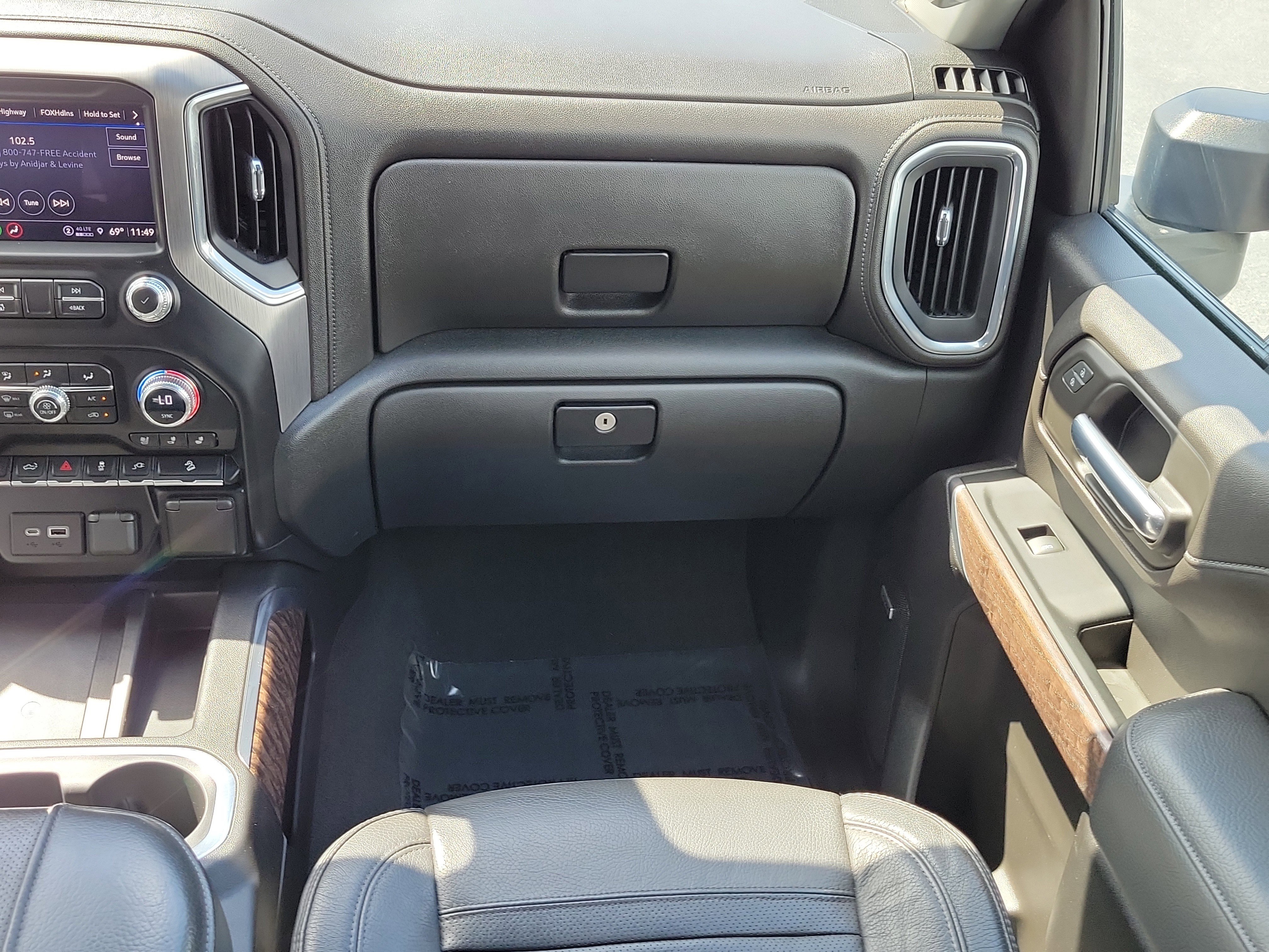 Used 2023 GMC Sierra 2500 Denali w/ Technology Package AWD/4WD image 17