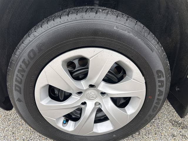 Used 2024 Toyota RAV4 LE FWD image 29