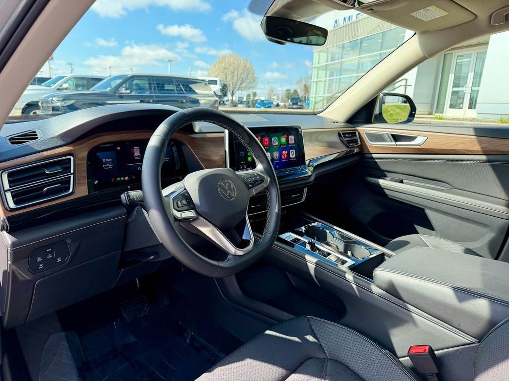 Used 2025 Volkswagen Atlas SE AWD/4WD image 9