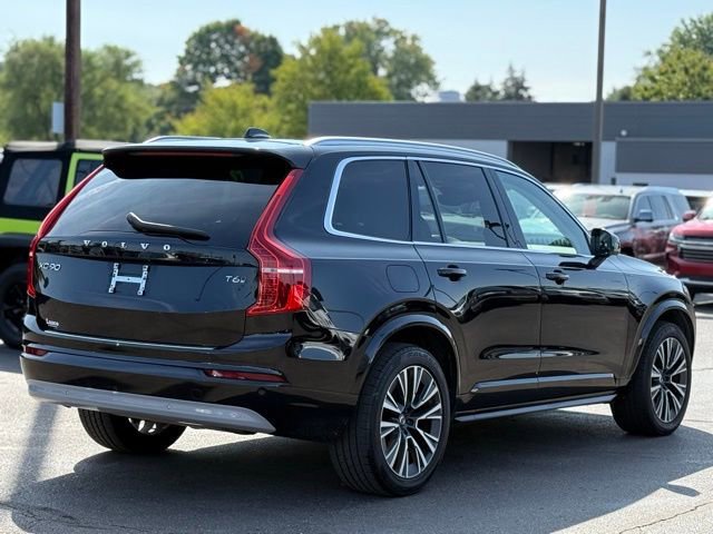 Used 2022 Volvo XC90 T6 Momentum w/ Climate Package image 9