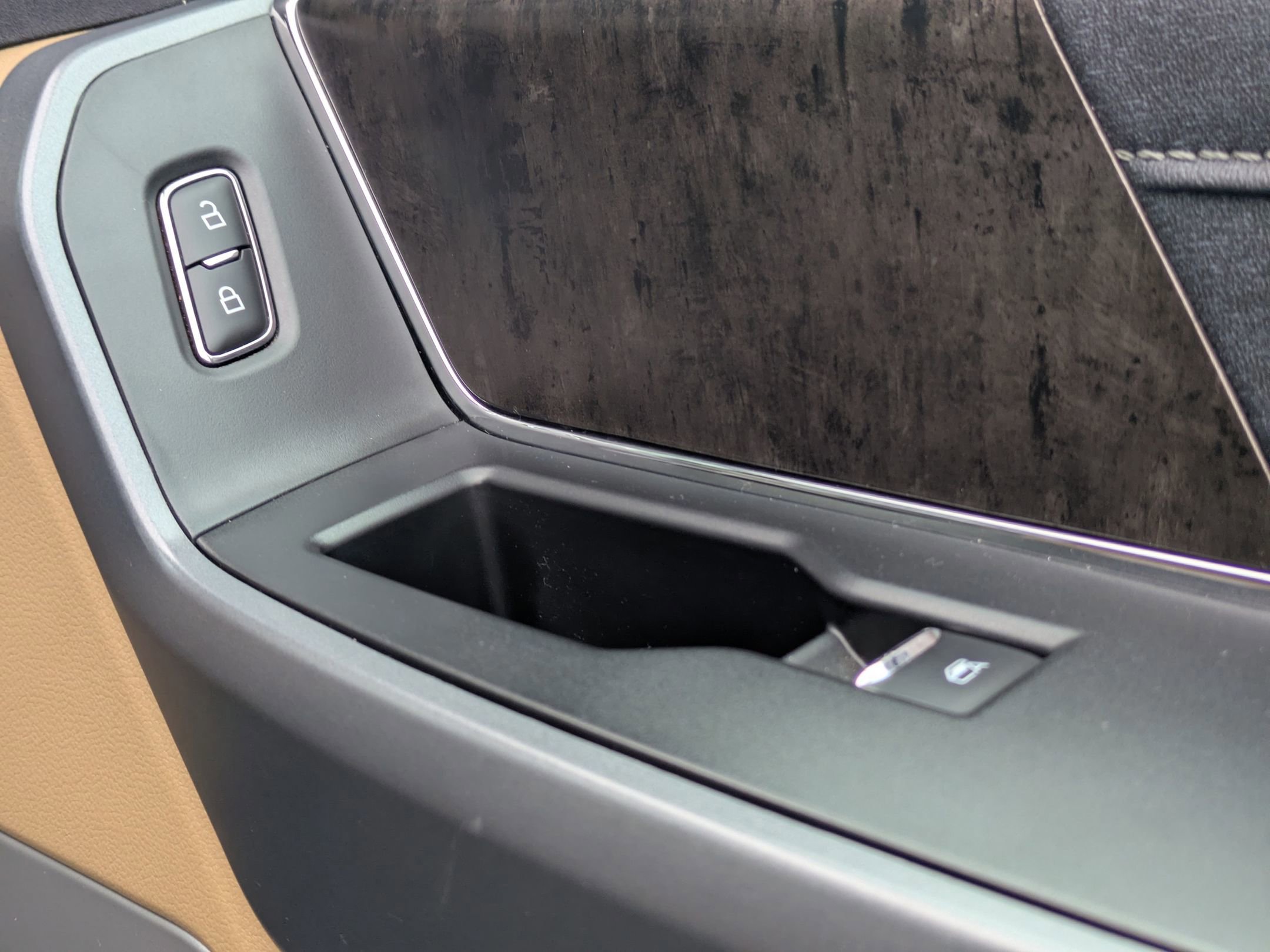 Certified 2024 Ford F350 Lariat w/ Chrome Package image 39