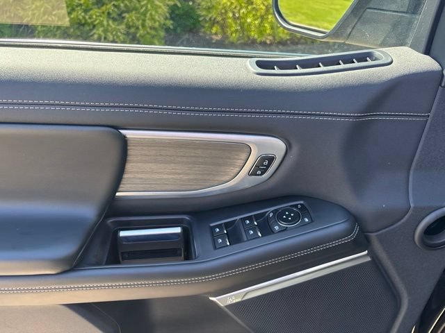 Certified 2025 Ford Expedition Platinum AWD/4WD image 17