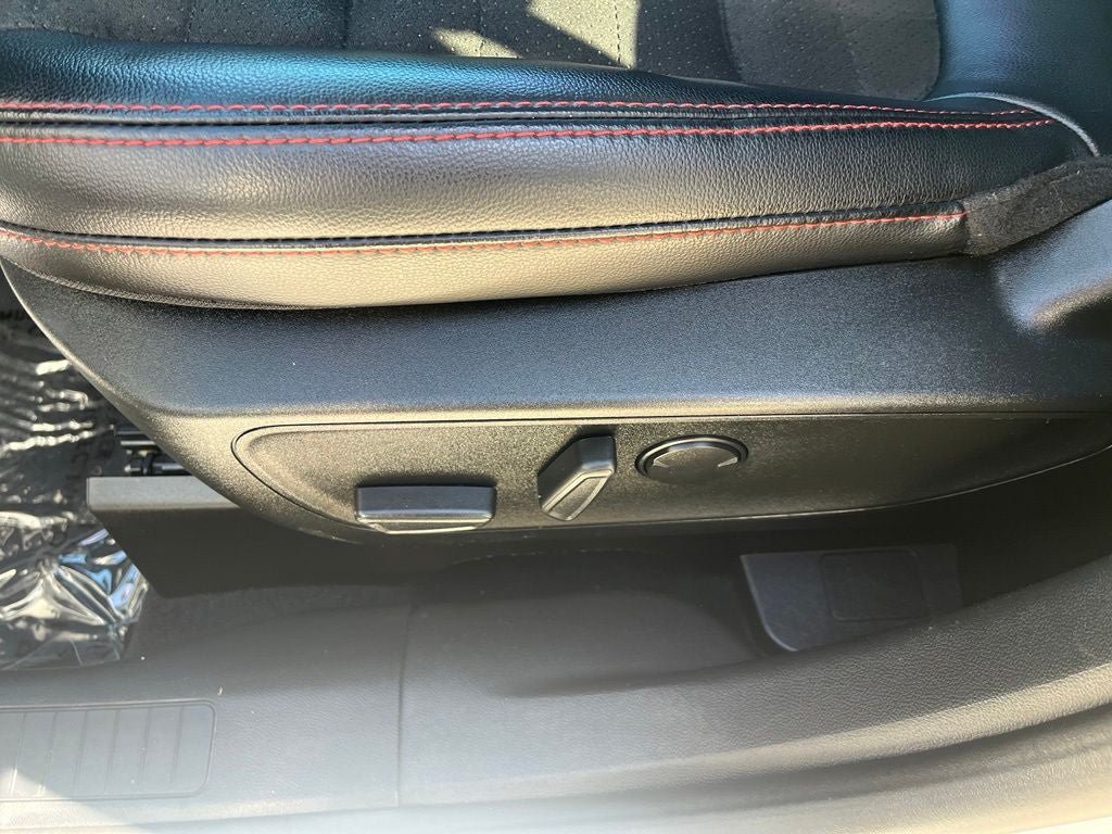 Certified 2022 Ford Escape SEL w/ SEL Stealth AWD Package image 38