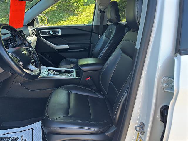 Certified 2023 Ford Explorer XLT w/ Equipment Group 202A AWD/4WD image 11