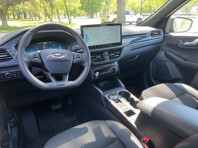 Certified 2025 Ford Escape ST-Line Elite AWD/4WD image 31
