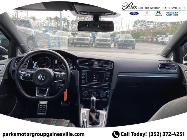 Used 2018 Volkswagen Golf 4-Door image 13