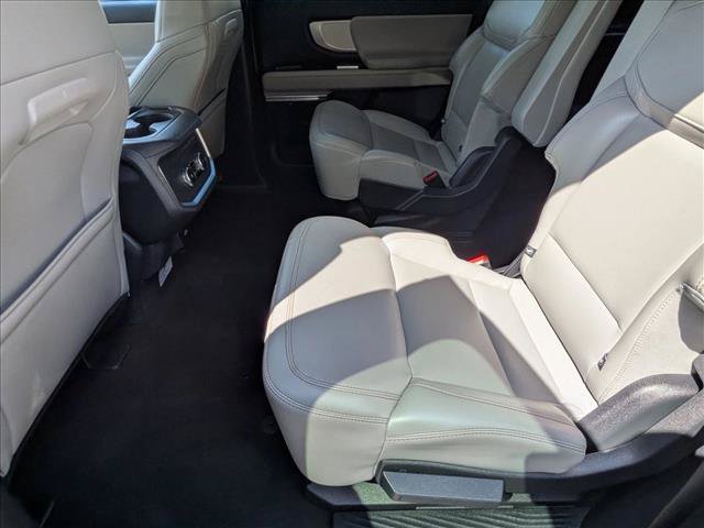 Certified 2025 Ford Expedition Active AWD/4WD image 18