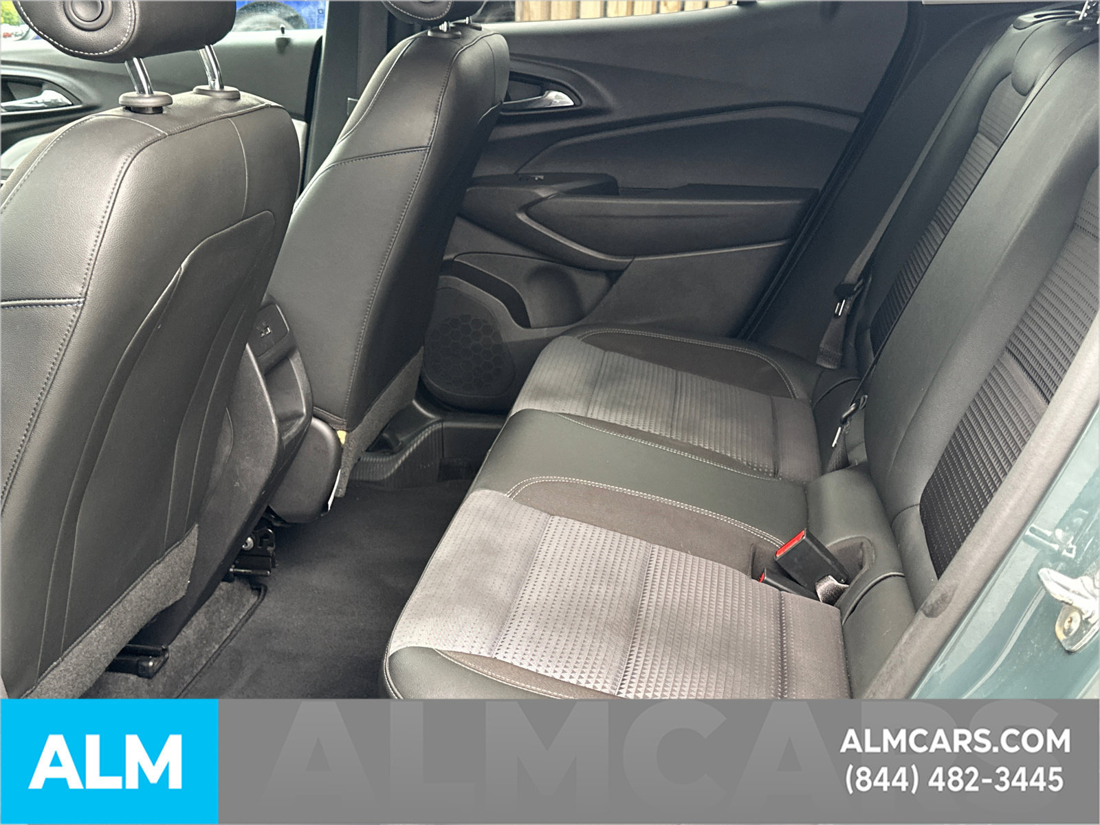 Used 2025 Chevrolet Trax LT FWD image 24