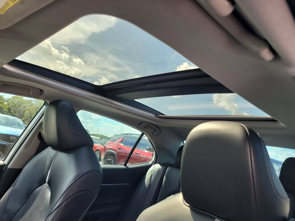Used 2022 Toyota Camry XSE FWD image 17