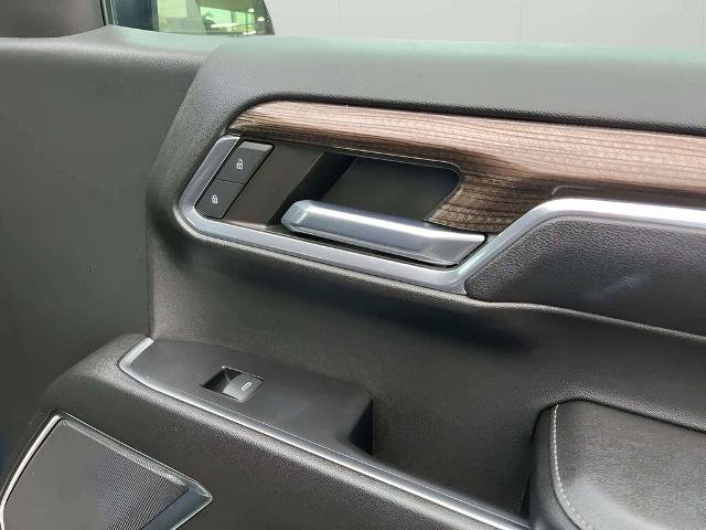Used 2023 Chevrolet Silverado 1500 LT AWD/4WD image 8