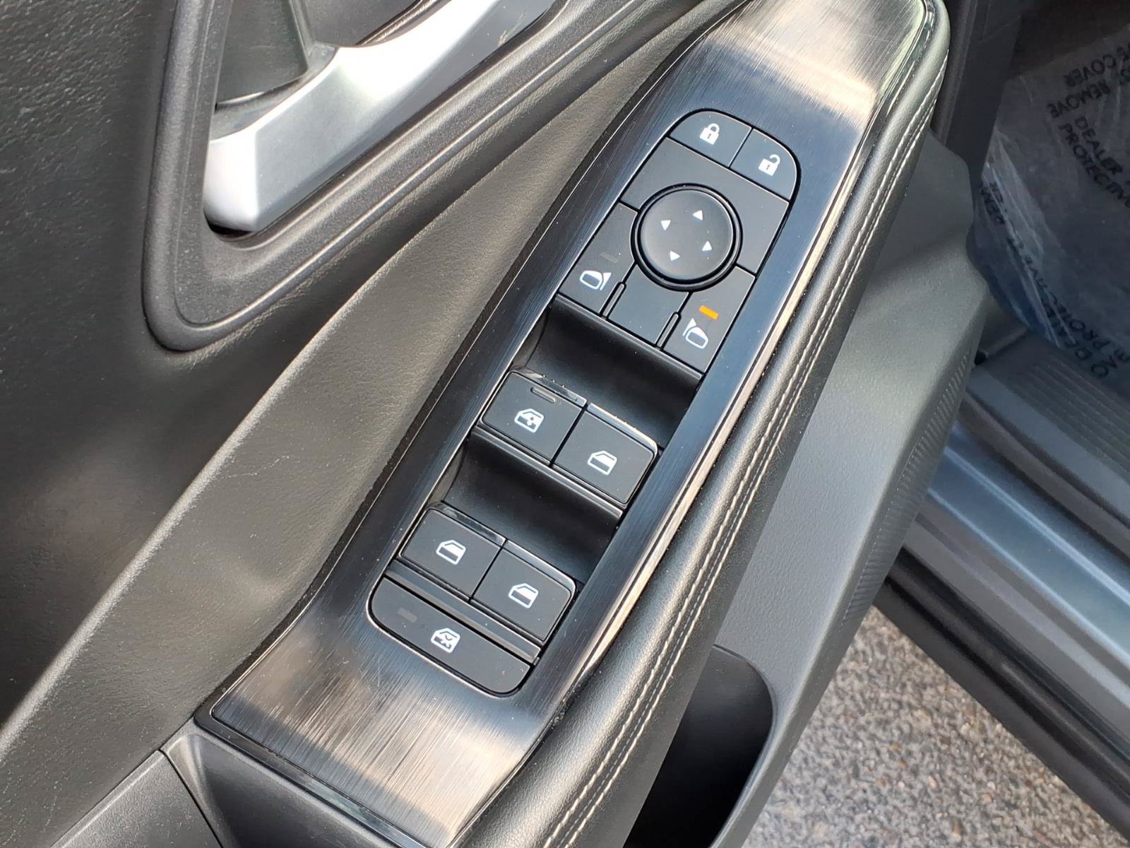 Used 2025 Nissan Rogue SV FWD image 22