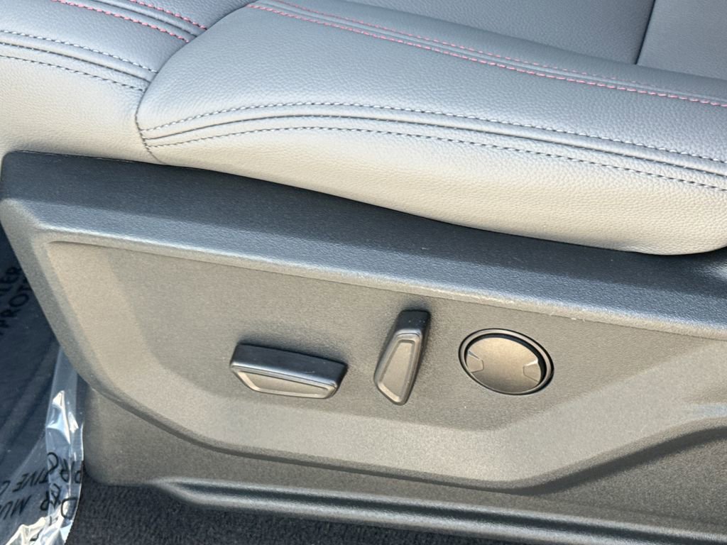 Certified 2025 Ford Expedition Active image 24