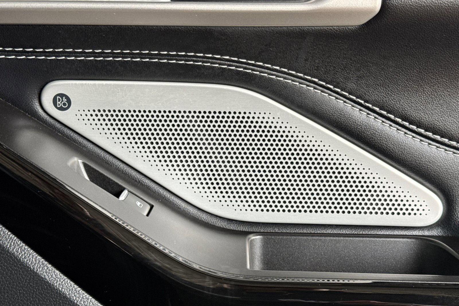 Certified 2022 Ford Explorer ST w/ Equipment Group 401A image 46