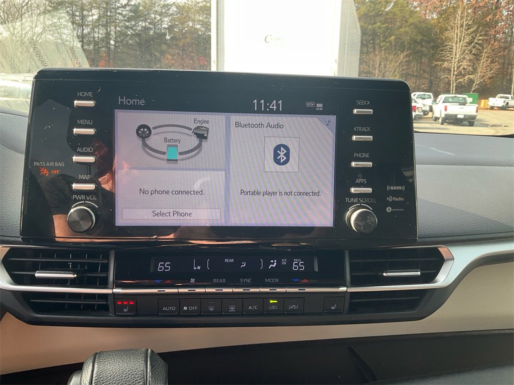 Used 2021 Toyota Sienna XLE image 24