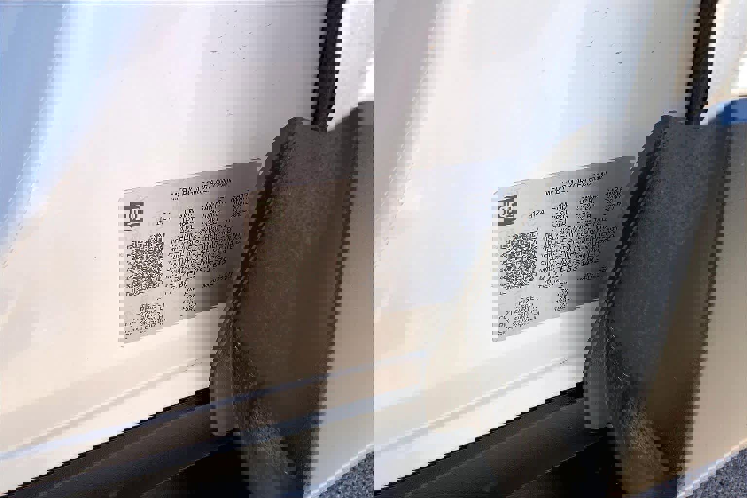 Used 2025 Chevrolet Trax LS image 37