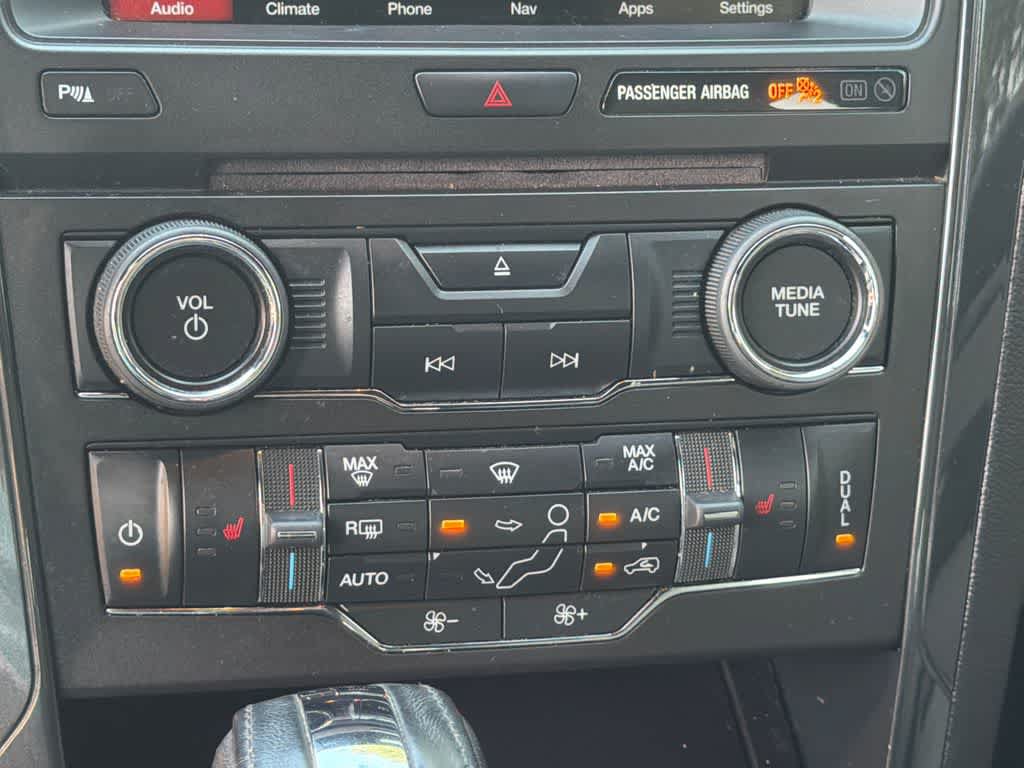 Certified 2018 Ford Explorer XLT w/ Equipment Group 202A FWD image 30