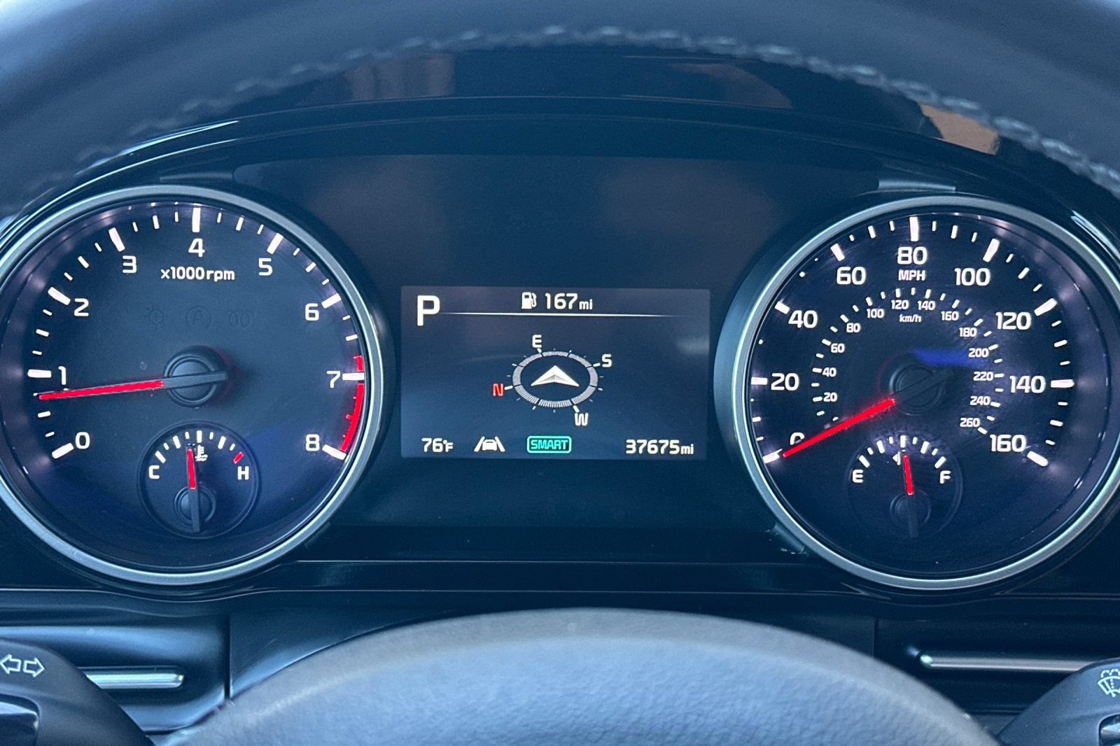 Used 2024 Kia Carnival EX FWD image 23