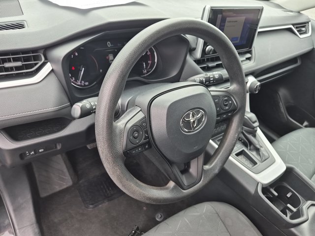 Used 2023 Toyota RAV4 XLE FWD image 17