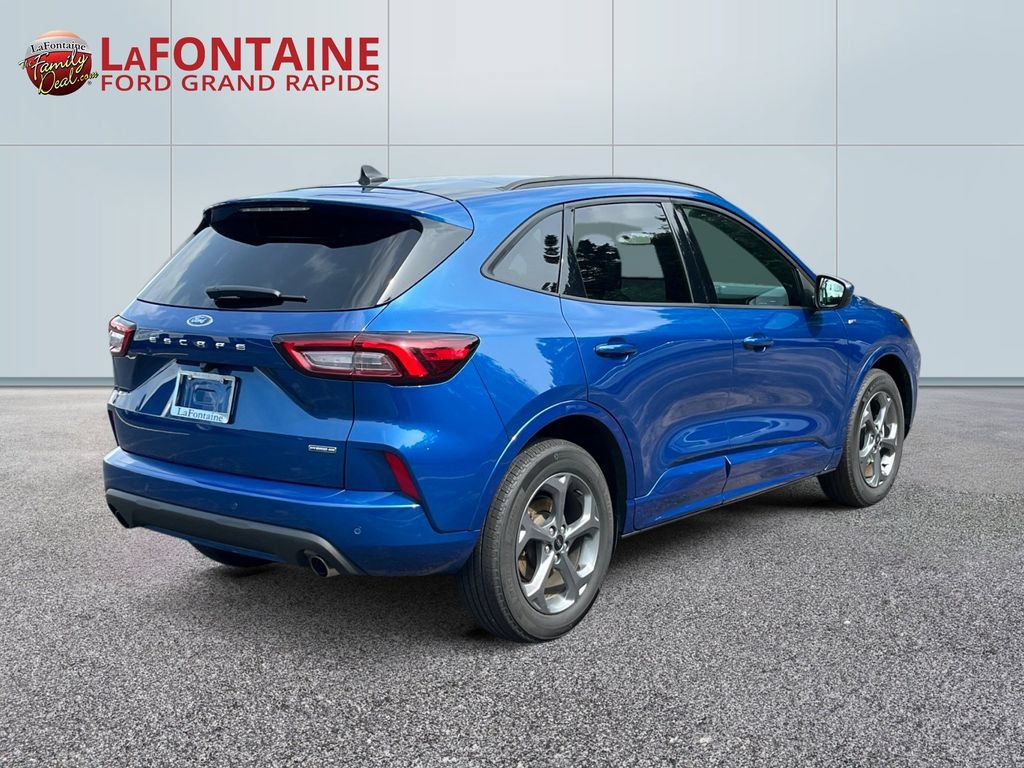 Certified 2023 Ford Escape ST-Line Select w/ Tech Pack #1 AWD/4WD image 7