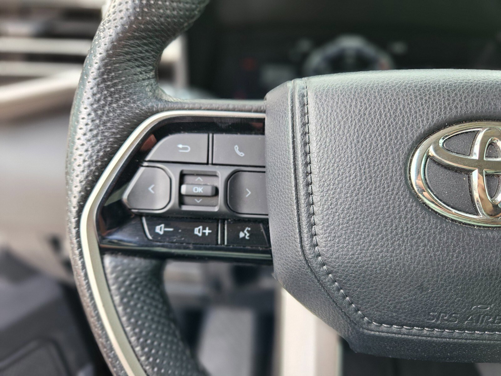 Used 2024 Toyota Tundra Limited AWD/4WD image 28