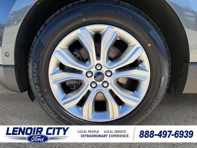 Certified 2020 Ford Edge Titanium w/ Equipment Group 301A AWD/4WD image 9