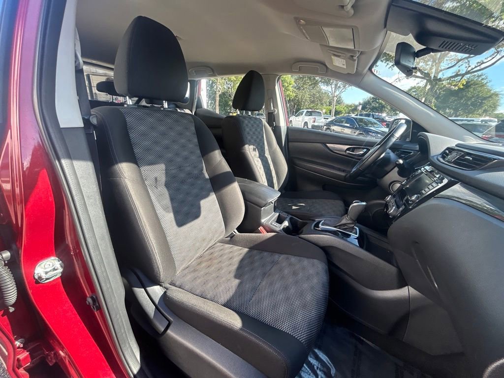 Used 2022 Nissan Rogue Sport SV image 25