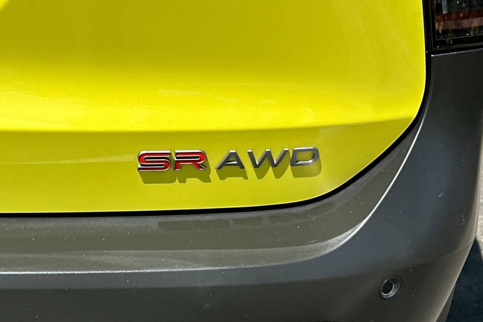 Used 2025 Nissan Kicks SR AWD/4WD image 28