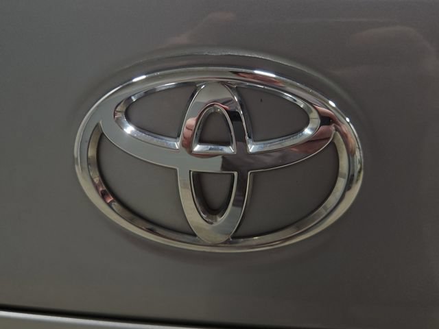 Used 2022 Toyota Corolla Cross LE AWD/4WD image 40