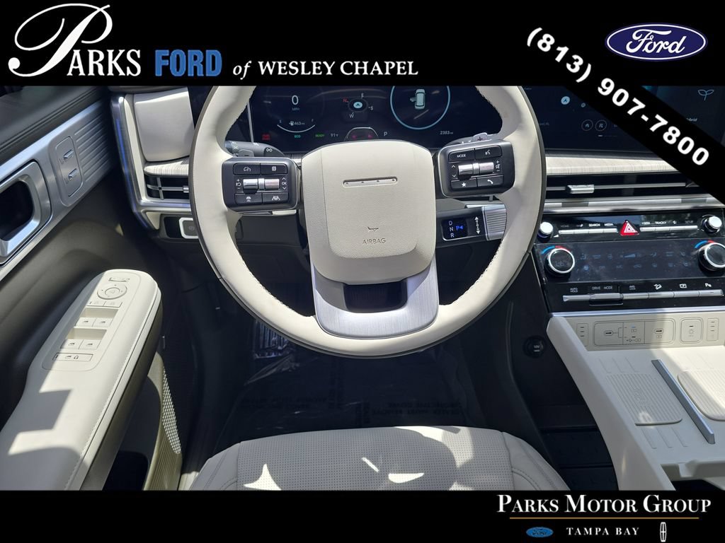 Used 2025 Hyundai Santa Fe Calligraphy AWD/4WD image 13