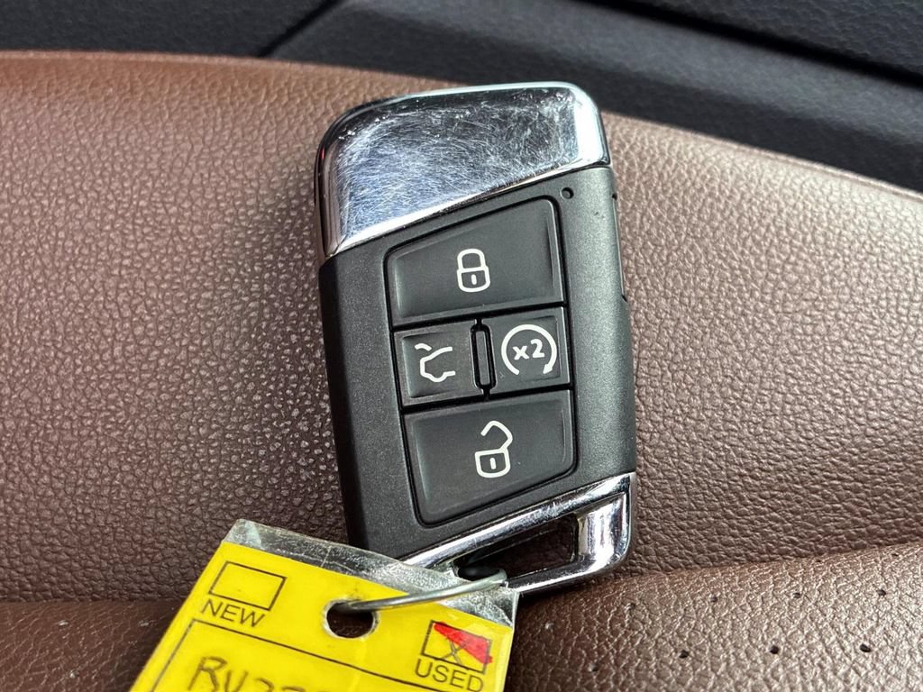 Used 2021 Volkswagen Atlas SE w/ Towing Package AWD/4WD image 9