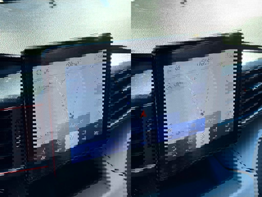 Certified 2022 Ford Explorer XLT w/ Equipment Group 202A image 25