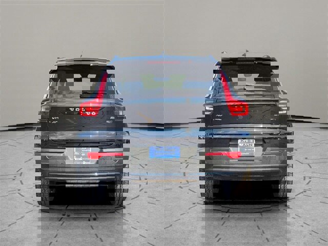 Used 2023 Volvo XC40 B5 Ultimate w/ Protection Package Premier image 11