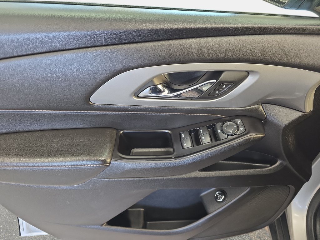 Used 2020 Chevrolet Traverse LT FWD image 25