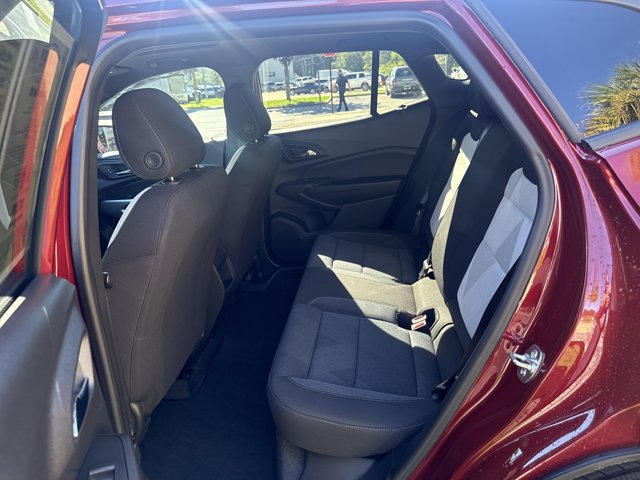 Used 2025 Chevrolet Trax RS w/ Sunroof Package FWD image 19