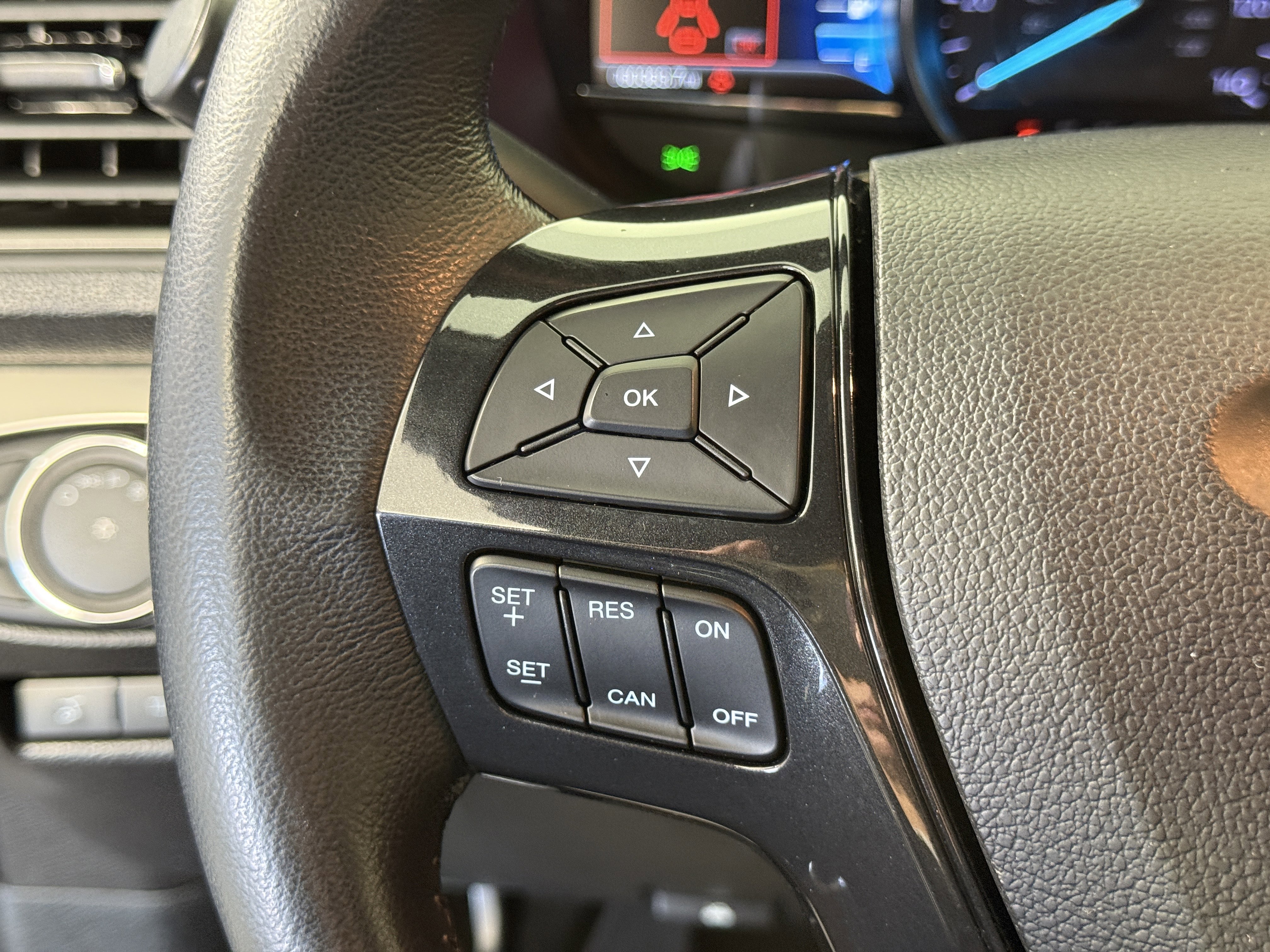 Certified 2018 Ford Explorer XLT w/ Equipment Group 202A image 23